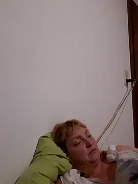 Snapshot of LiluLiluLilu chatting on 13, 10, 2025 LiluLiluLilu online show from 13, 10, 2025