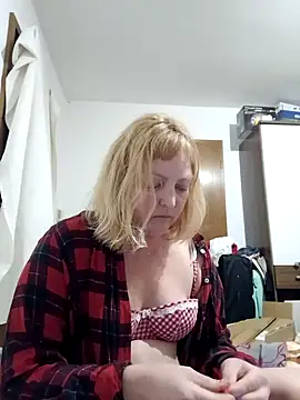 LiluLiluLilu online show from 18, 4, 2026