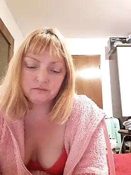 Snapshot of LiluLiluLilu chatting on 16, 10, 2025 LiluLiluLilu online show from 16, 10, 2025