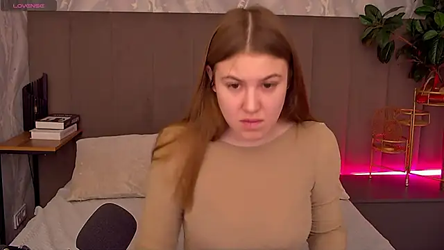 MelanieHenders online show from 4, 12, 2025