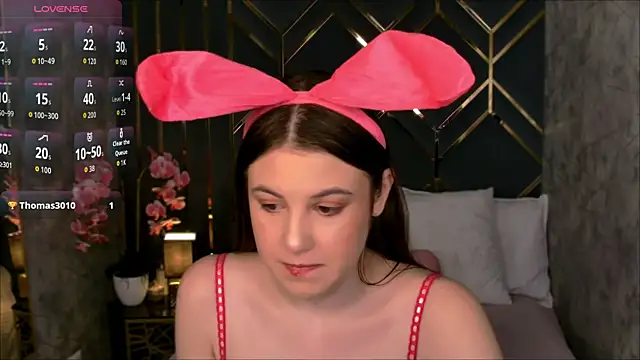 Snapshot of MelanieHenders chatting on 17, 11, 2025 MelanieHenders online show from 17, 11, 2025