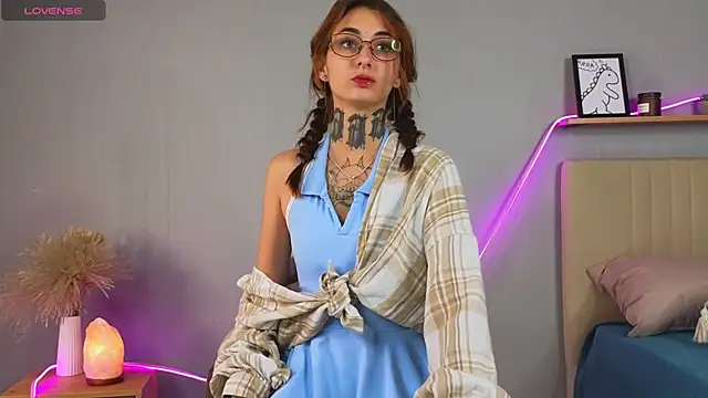 LisaDeVil online show from 14, 9, 2025