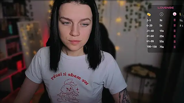 raspberry  girl  online show from 4, 10, 2025