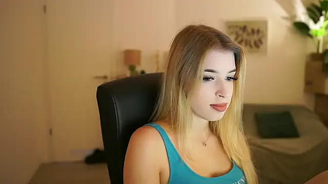 peachyliana online show from 21, 9, 2025