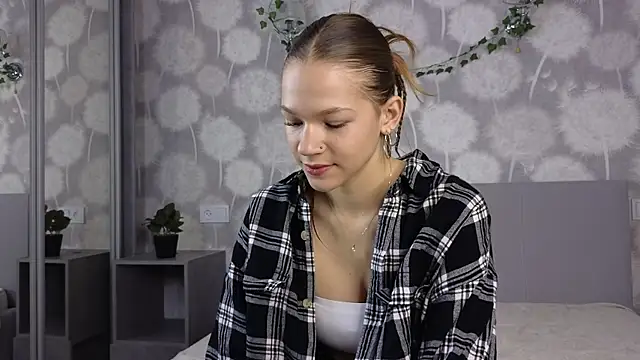 VelvetRisque online show from 18, 10, 2025