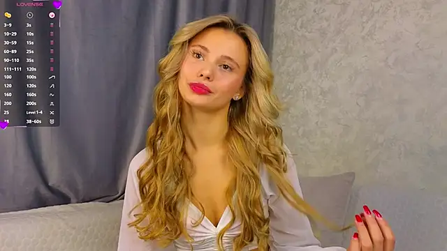 NaughtySeraphine online show from 17, 11, 2025