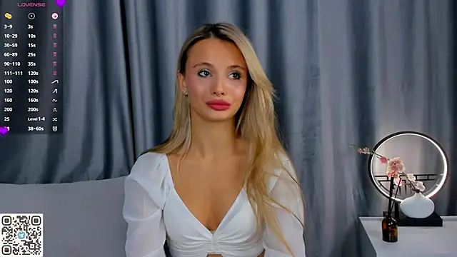 NaughtySeraphine online show from 27, 11, 2025