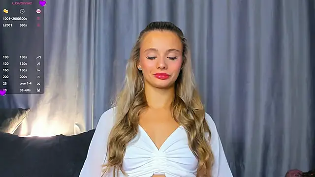 NaughtySeraphine online show from 5, 11, 2025