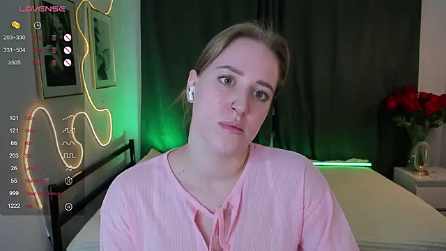 Alice Cire online show from 3, 12, 2025