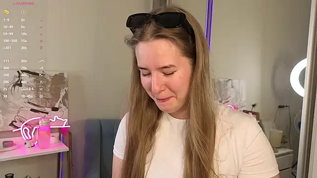 JenLottie online show from 16, 9, 2025
