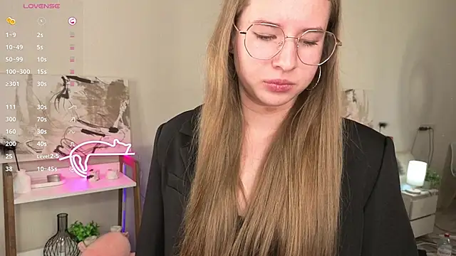 JenLottie online show from 28, 9, 2025