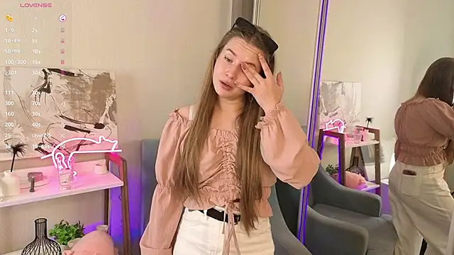 JenLottie online show from 14, 9, 2025
