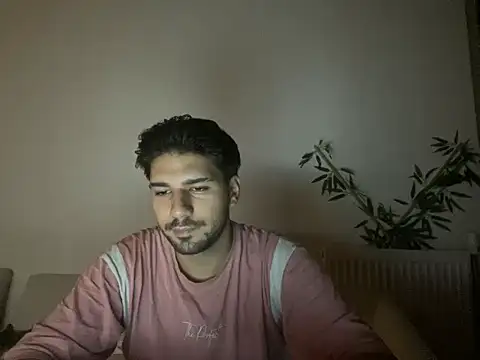 Maxhinelle online show from 2, 10, 2025