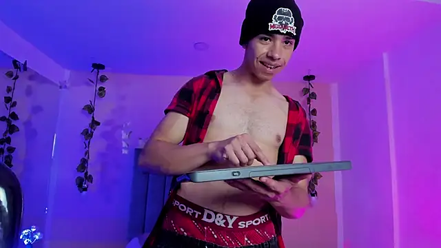 Muscle Scott online show from 6, 11, 2025