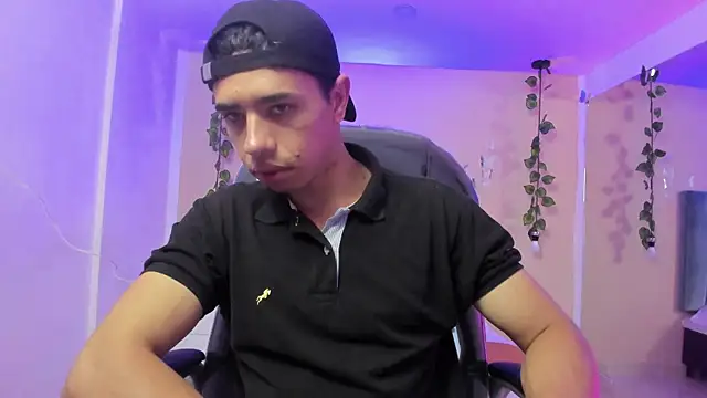 Muscle Scott online show from 4, 12, 2025