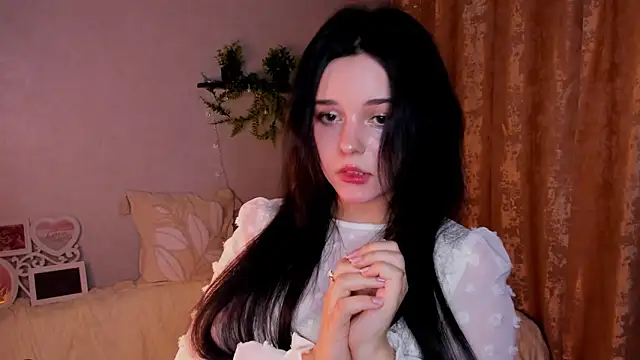 silkyaura online show from 16, 9, 2025