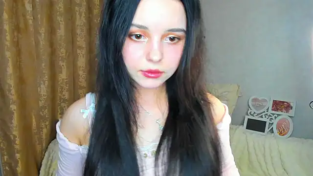 silkyaura online show from 18, 9, 2025
