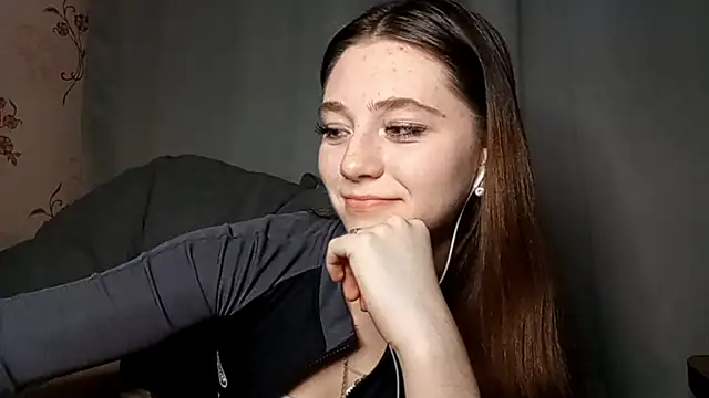 Sophiecuttie online show from 9, 10, 2025