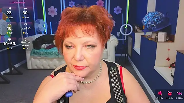 Kira Kenett online show from 3, 12, 2025