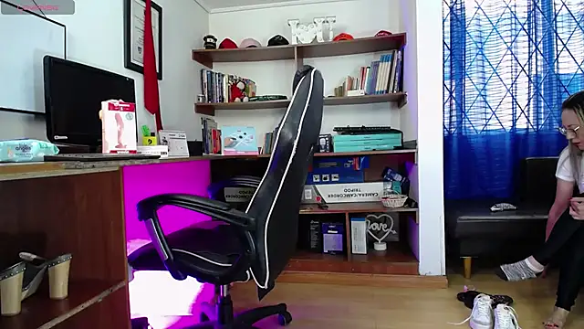 GretaVoss  online show from 27, 10, 2025