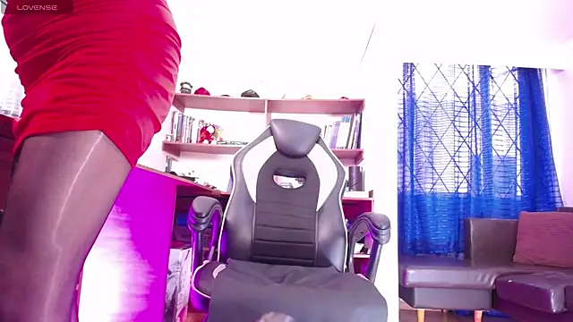 GretaVoss  online show from 7, 11, 2025