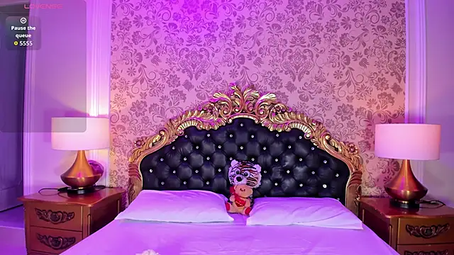 Snapshot of HatsaJones chatting on 21, 10, 2025 HatsaJones online show from 21, 10, 2025