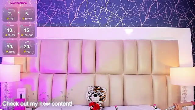 HatsaJones online show from 11, 3, 2026