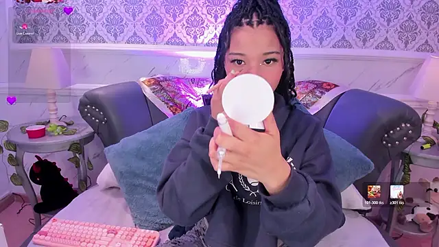 DaniCollinn  online show from 10, 3, 2026