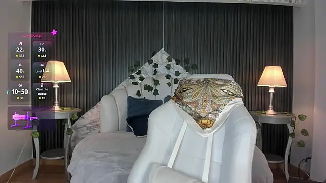 DaniCollinn  online show from 5, 12, 2025