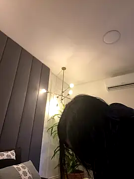 TiffanyyLam online show from 14, 9, 2025