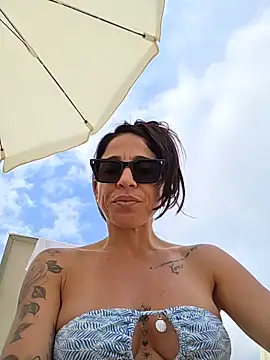 sexy7883 online show from 2, 6, 2026