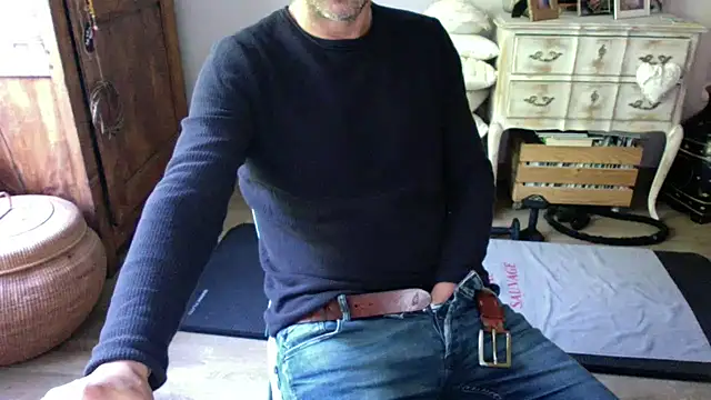 Snapshot of thelutty chatting on 8, 5, 2026 thelutty online show from 8, 5, 2026
