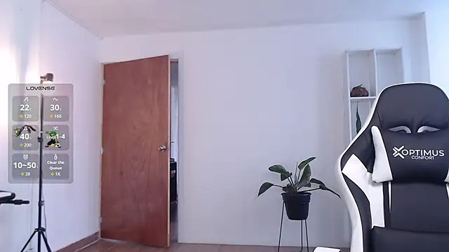 Ellyuwuw online show from 10, 9, 2025