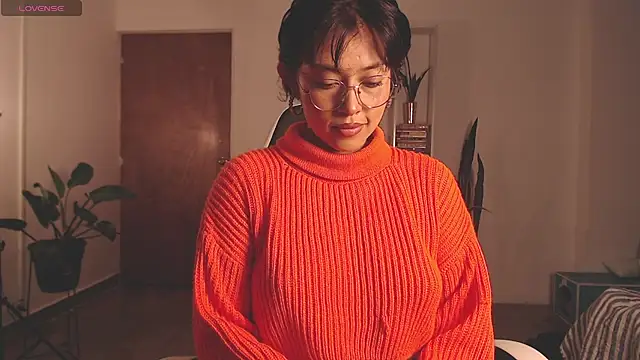 Ellyuwuw online show from 21, 11, 2025