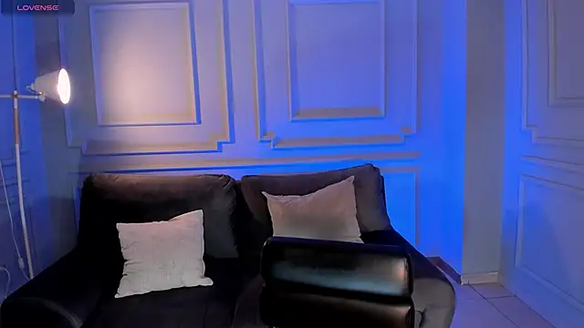 LucyWeiss  online show from 7, 11, 2025