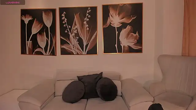 LaurentConnor online show from 16, 11, 2025