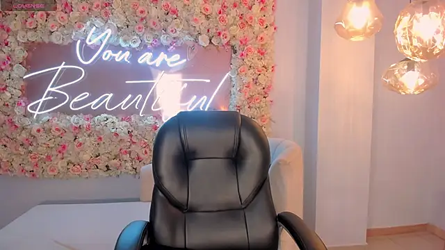 MayaMoretti  online show from 23, 10, 2025