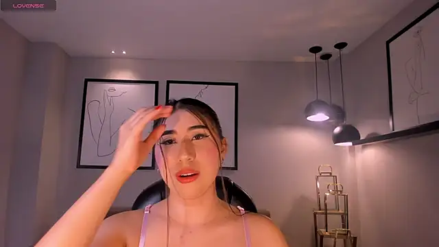 MayaMoretti  online show from 17, 12, 2025