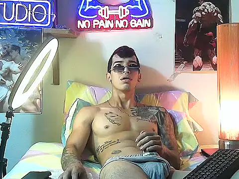 Snapshot of Strongcockfitness chatting on 23, 10, 2025 Strongcockfitness online show from 23, 10, 2025