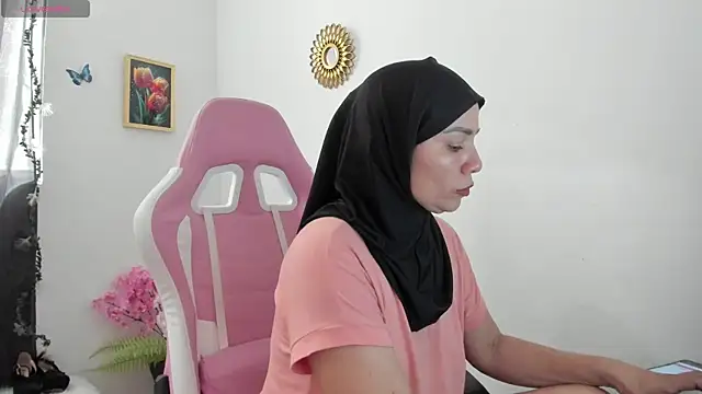 Snapshot of dalila_kemur chatting on 11, 11, 2025 dalila kemur online show from 11, 11, 2025