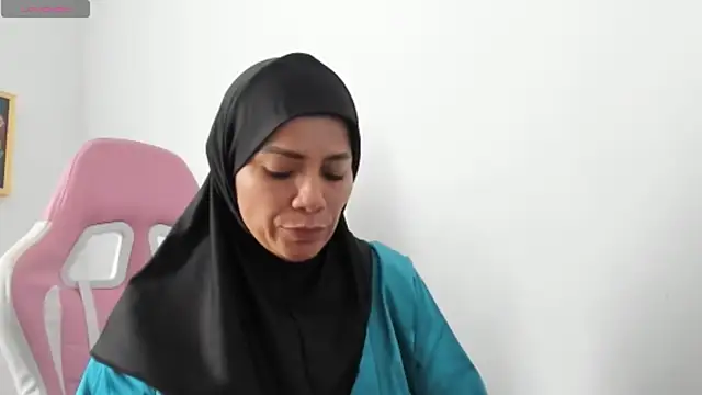 Snapshot of dalila_kemur chatting on 14, 10, 2025 dalila kemur online show from 14, 10, 2025