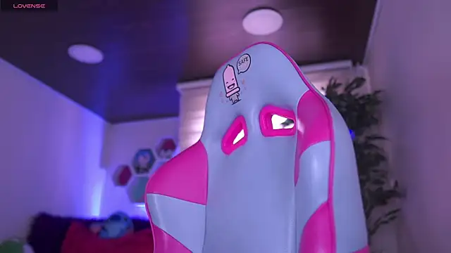 Rebecah 1 online show from 8, 4, 2026