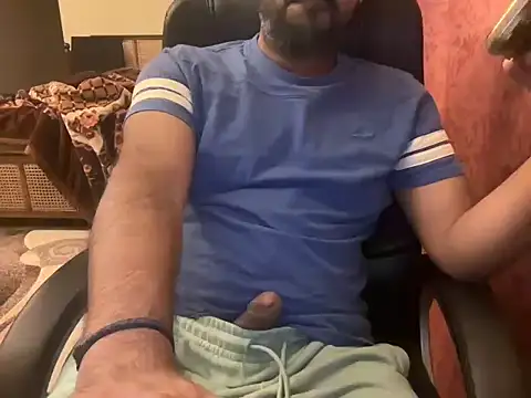 Snapshot of BobgaBonga chatting on 11, 11, 2025 BobgaBonga online show from 11, 11, 2025