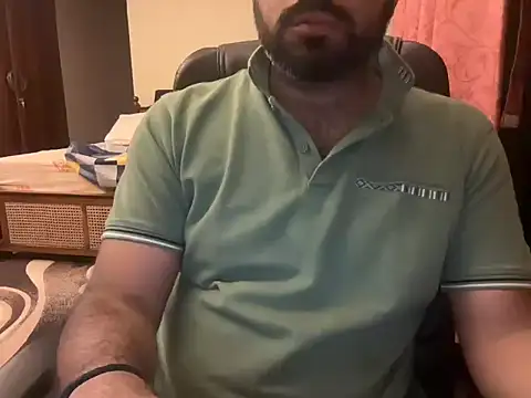 Snapshot of BobgaBonga chatting on 7, 11, 2025 BobgaBonga online show from 7, 11, 2025