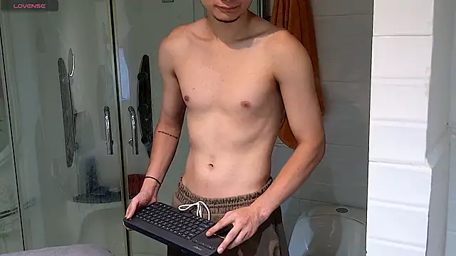 Snapshot of enzo_steel chatting on 6, 5, 2026 enzo steel online show from 6, 5, 2026