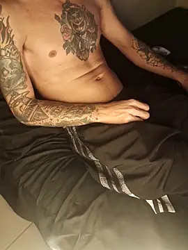 Skate012 online show from 4, 6, 2026