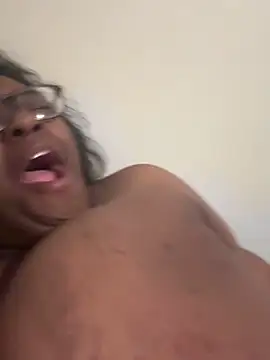 Snapshot of bunbun420247 chatting on 2, 12, 2025 bunbun420247 online show from 2, 12, 2025