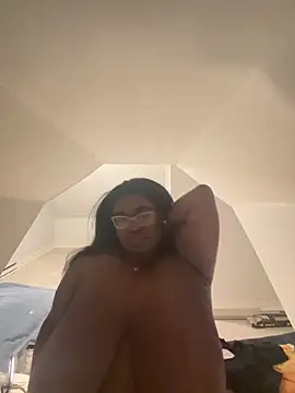 Snapshot of bunbun420247 chatting on 22, 12, 2025 bunbun420247 online show from 22, 12, 2025