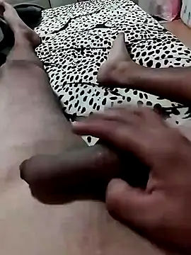 Snapshot of couplebest1 chatting on 28, 9, 2025 couplebest1 online show from 28, 9, 2025