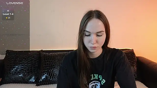 Angeel Kate online show from 5, 10, 2025